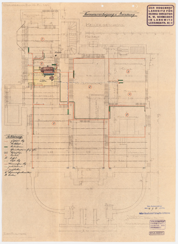 Schwarz-weißer Architekturplan des Rosenhof-Krankenhauses in Hamburg, Deutschland, mit detaillierten Grundrissen mit beschrifteten Räumen, Fluren und ausgedehnten Kabeln.