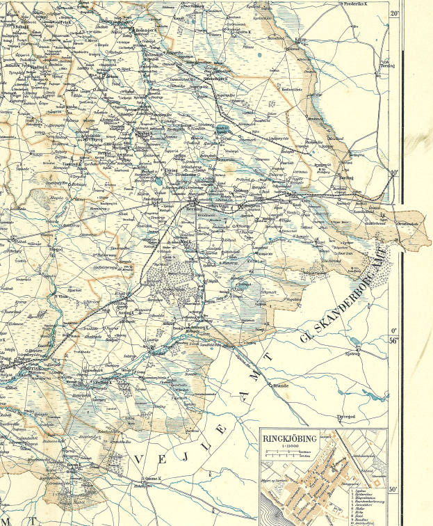Ein alter Stadtplan von Rinkjöbing, Deutschland, gedruckt auf Papier, der Straßen, Autobahnen und andere Merkmale mit Text und Zahlen zeigt.