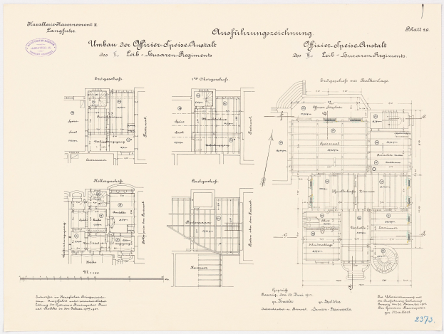 Ein detaillierter Grundrissplan des ehemaligen Bundeskanzleramts in der Bundesrepublik Deutschland, der architektonische Layouts und Textanmerkungen zeigt.