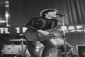 Mick Jagger gibt zu: Idee für Rolling Stones-Biopic interessiert ihn