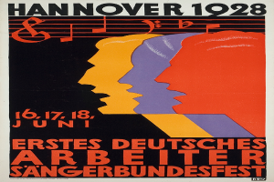 Ein Vintage-Plakat für das Hannover 1928 Erstes Deutsches Arbeiter Sangerbundesfest, das drei zentrale Figuren und Veranstaltungseinzelheiten in deutscher Sprache zeigt.