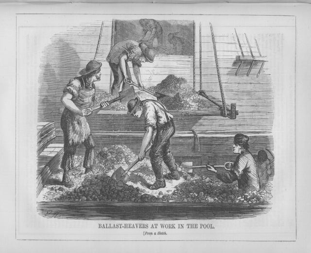 Schwarz-weißes Bild von Menschen im Pool bei der Arbeit, einige halten Schaufeln, mit dem Text "Ballast-Heavens bei der Arbeit im Pool" unten.