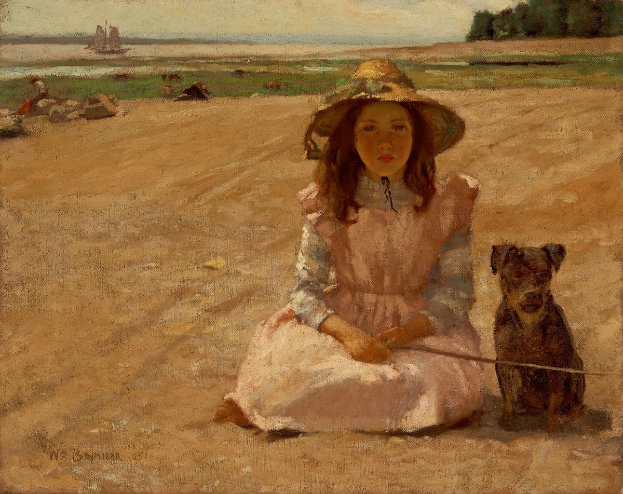 Ein junges Mädchen in einem Hut sitzt am Strand und hält einen Stock, während ihr Hund in der Nähe ist, und ein Boot schwebt auf dem Wasser hinter Bäumen unter einem bewölkten Himmel, mit Text unten.