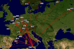Europakarte mit einer roten Linie, die eine kreisförmige Flugroute von London nach London nachzeichnet, begleitet von beschreibendem Text.