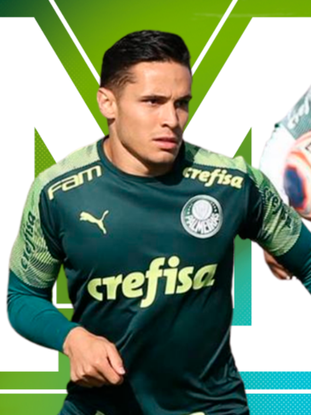 Ein Mann in einem grünen T-Shirt und einem grün-weißen Jersey mit der Nummer 19 läuft mit einem Fußball während eines Spiels, mit dem Text "Match Attax Champions League 2019/20" unten auf dem Bild.