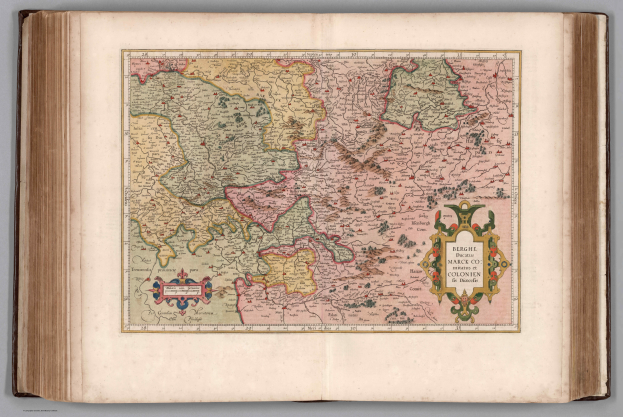 Ein aufgeschlagenes Buch mit einer detaillierten Karte von Deutschland und seinen verschiedenen Regionen, begleitet von beschreibendem Text.