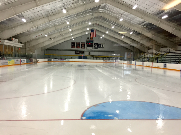 Rheinlandhalle        Krefeld startet in die Eissaison